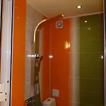 Orange Flower 1 דירה