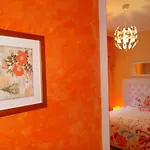 דירה Orange Flower 1 *