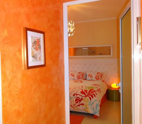 Apartament Orange Flower 1 *